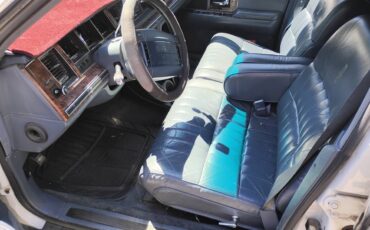 Lincoln-town-car-1991-white-5