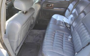 Lincoln-town-car-1991-white-6