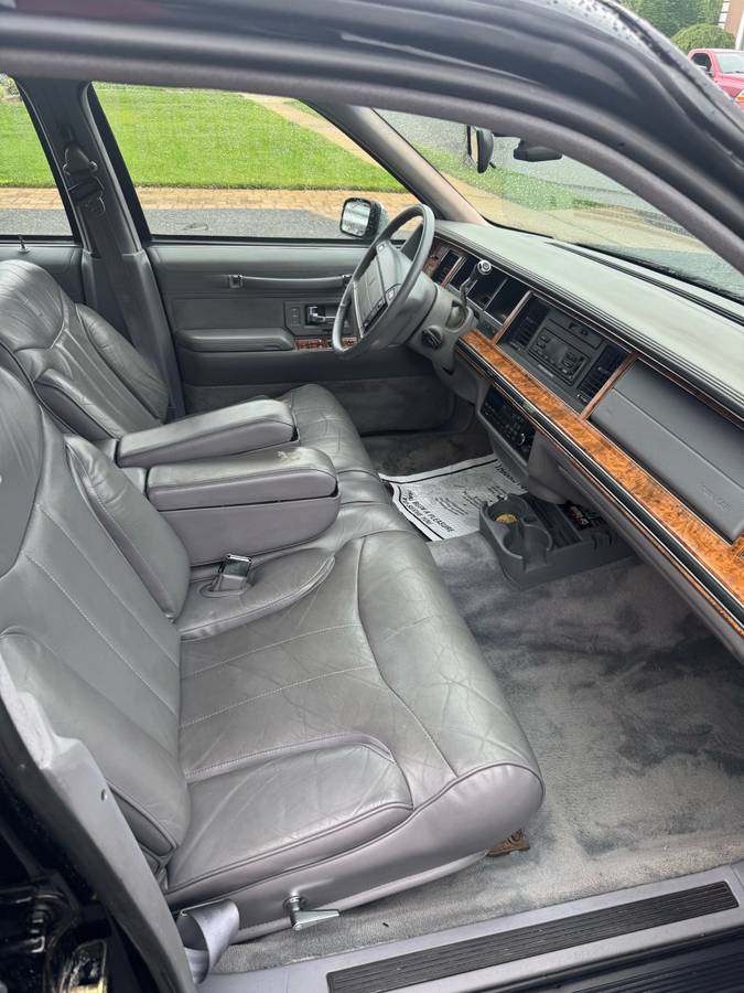 Lincoln-town-car-1993-black-6