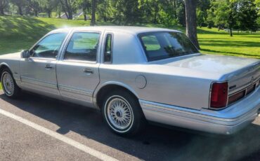 Lincoln-town-car-1995-silver-2