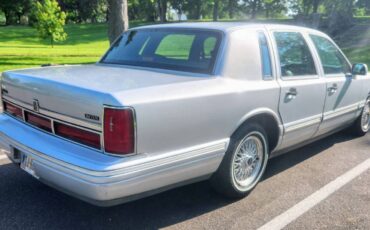 Lincoln-town-car-1995-silver-3