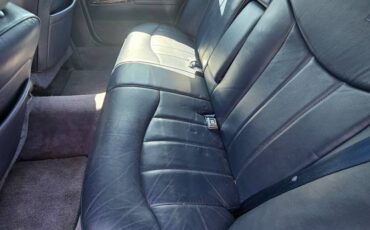 Lincoln-town-car-executive-1995-white-1