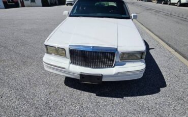 Lincoln-town-car-executive-1995-white