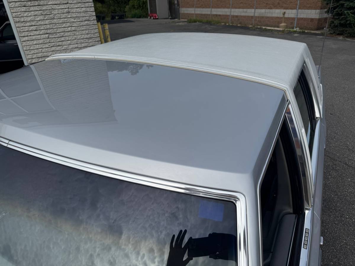 Lincoln-town-car-signature-1986-silver-7