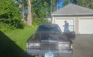 Lincoln-town-car-signature-limited-1988-custom-11