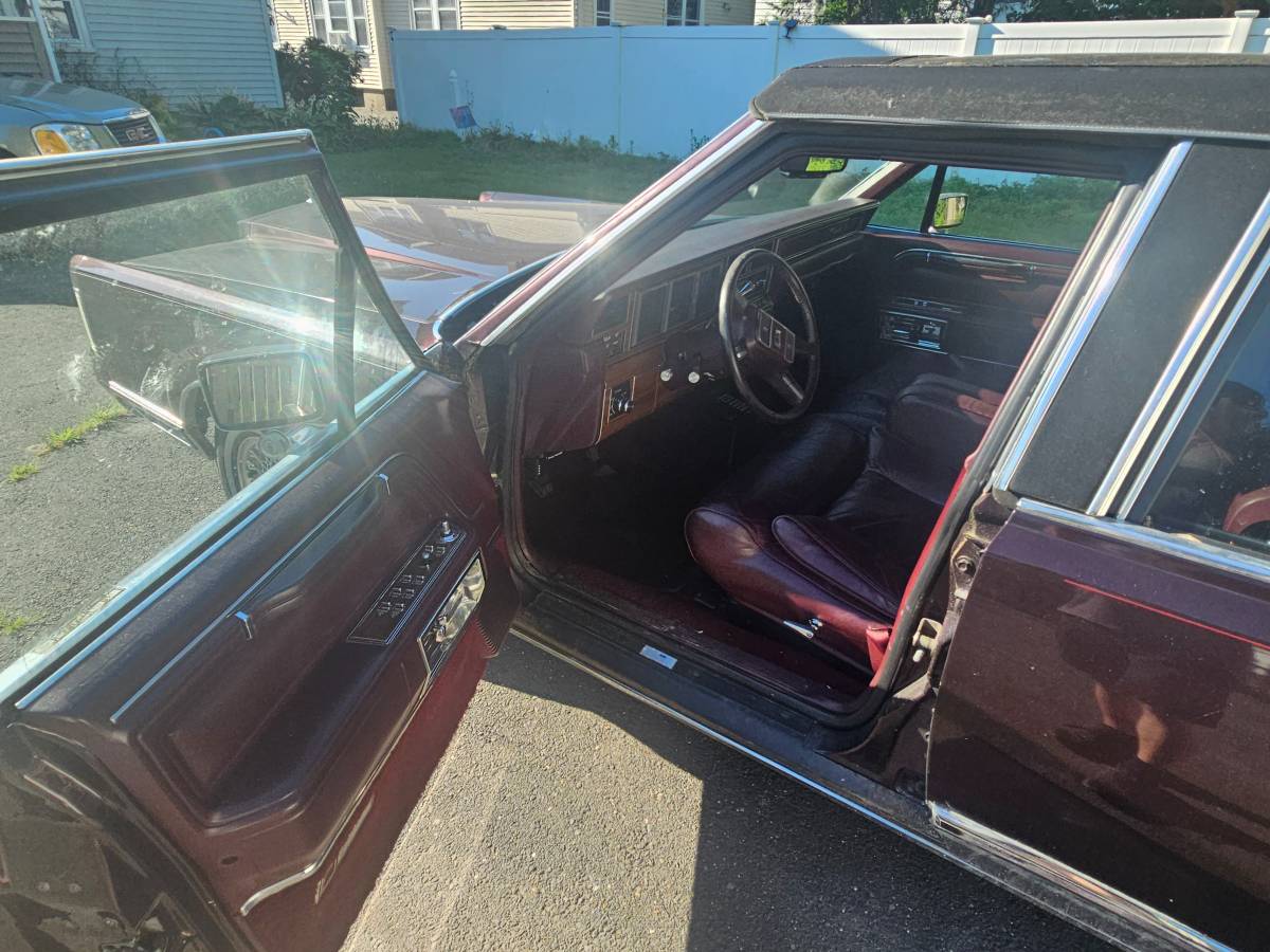 Lincoln-town-car-signature-limited-1988-custom-3