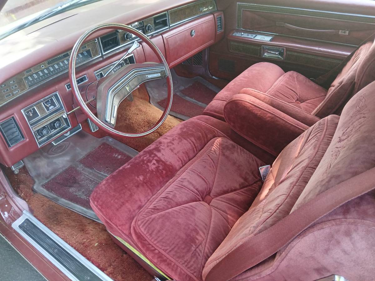 Lincoln-town-coupe-1975-custom-2