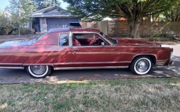 Lincoln-town-coupe-1975-custom