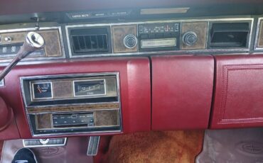 Lincoln-town-coupe-1975-custom-5