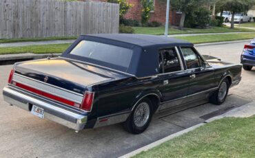 Lincoln-towncar-signature-series-1989-blue-5