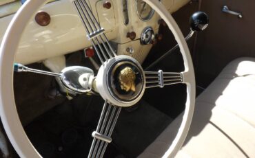 Lincoln-zephyr-1937-yellow-11