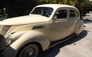 Lincoln-zephyr-1937-yellow