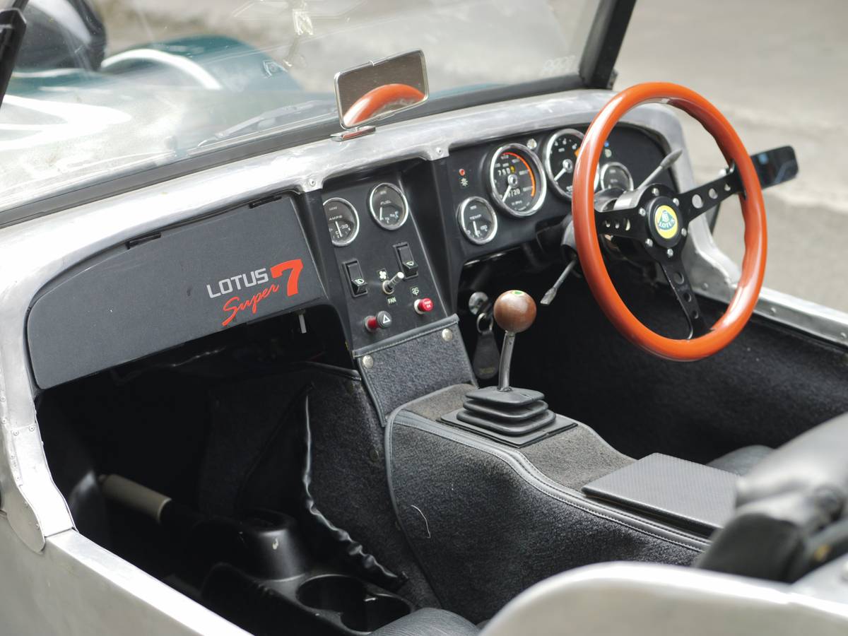Lotus-super-7-caterham-1979-green-12