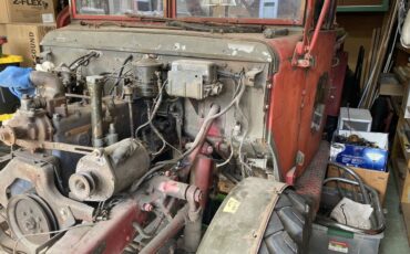 M37-military-vehicle-1953-red-16