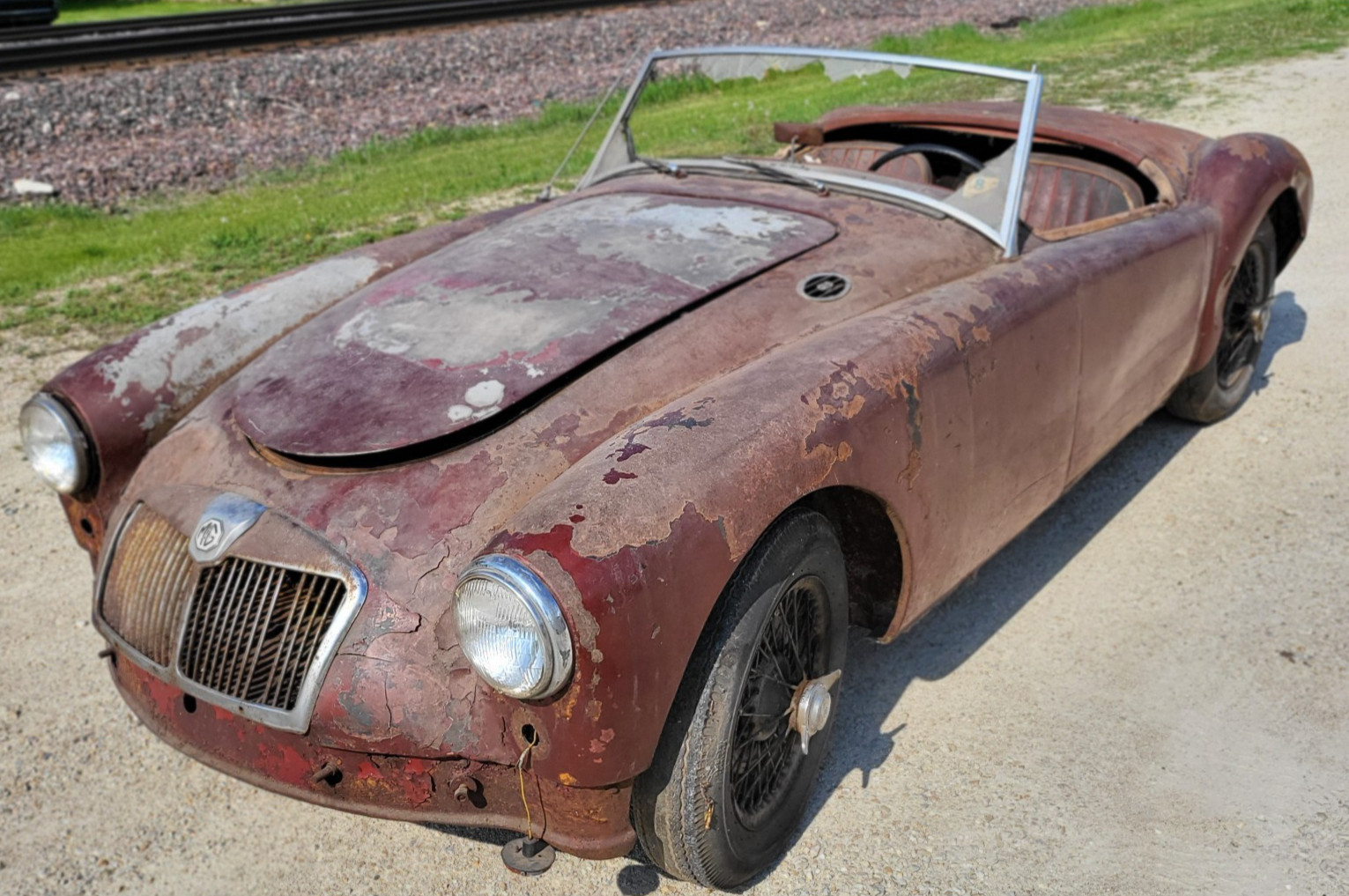 MG-MGA-1956-Convertible-3