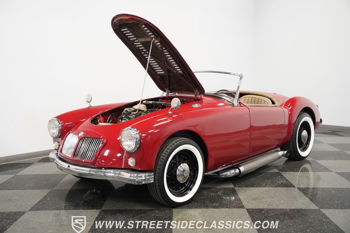 MG-MGA-1958-Convertible-18