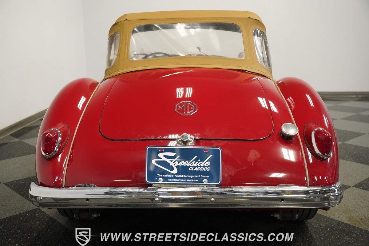 MG-MGA-1958-Convertible-28