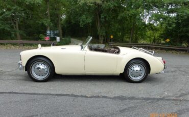 MG-MGA-1960-Convertible-1