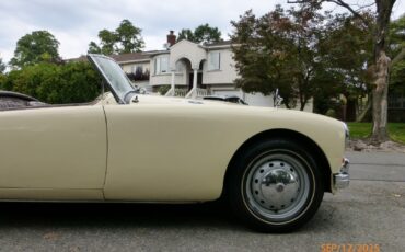MG-MGA-1960-Convertible-12