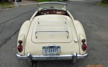 MG-MGA-1960-Convertible-2