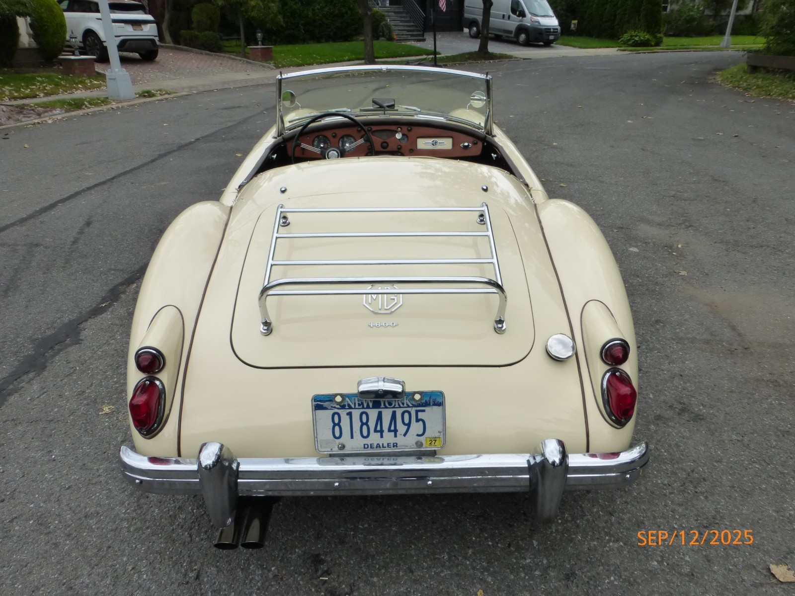MG-MGA-1960-Convertible-2