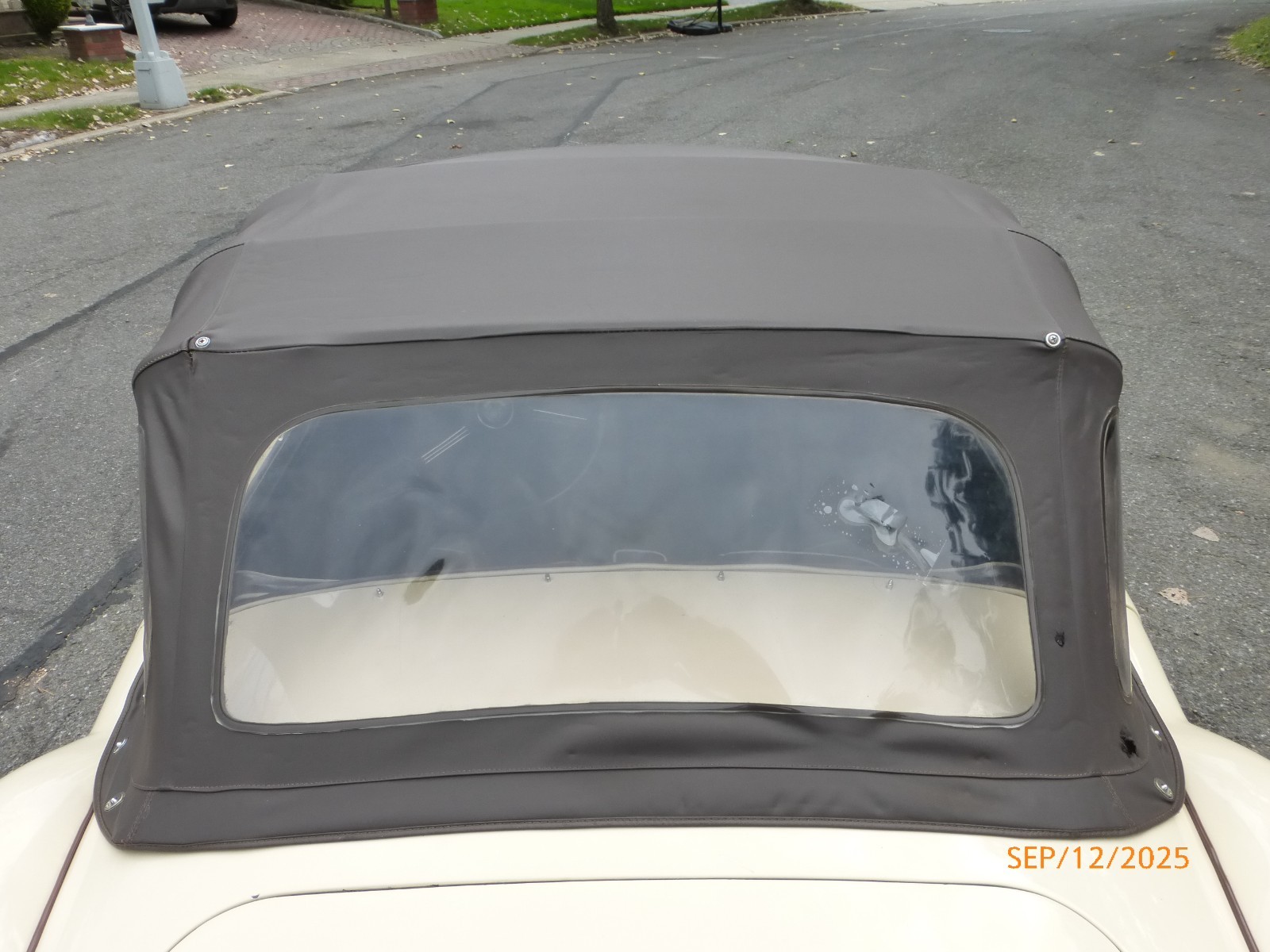 MG-MGA-1960-Convertible-27