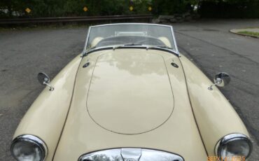 MG-MGA-1960-Convertible-5