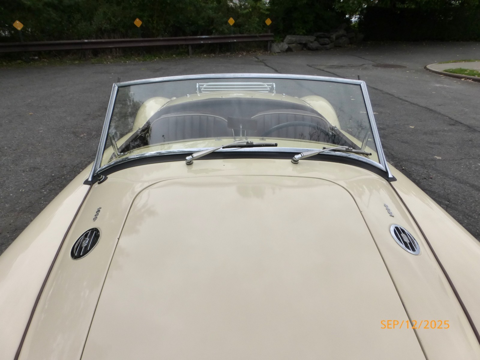 MG-MGA-1960-Convertible-6