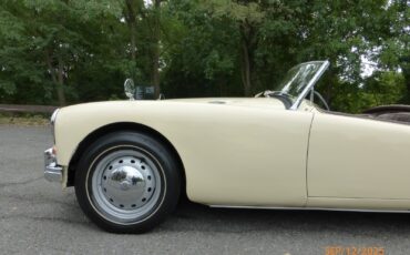 MG-MGA-1960-Convertible-7