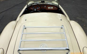 MG-MGA-1960-Convertible-9