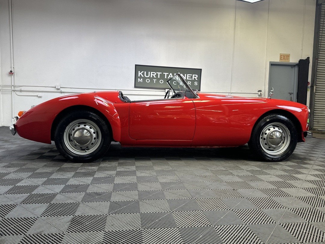 MG-MGA-1962-Convertible-1