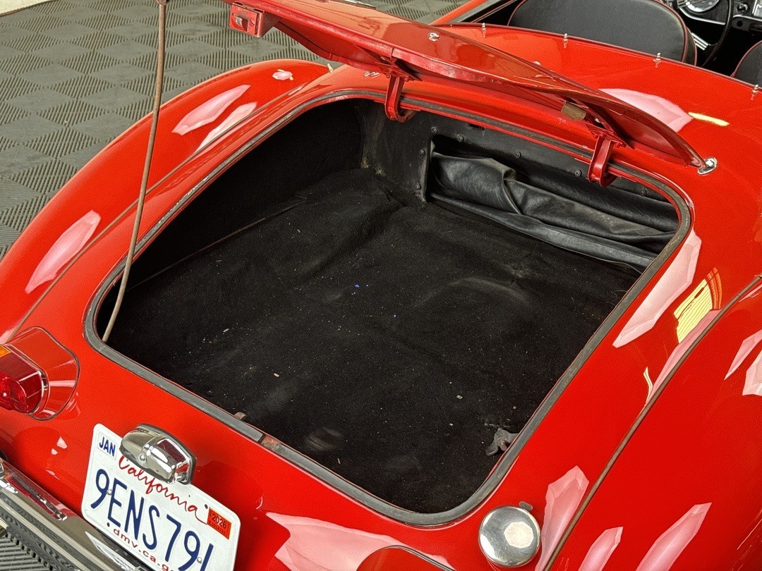 MG-MGA-1962-Convertible-13