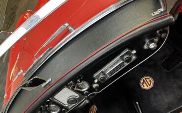 MG-MGA-1962-Convertible-17