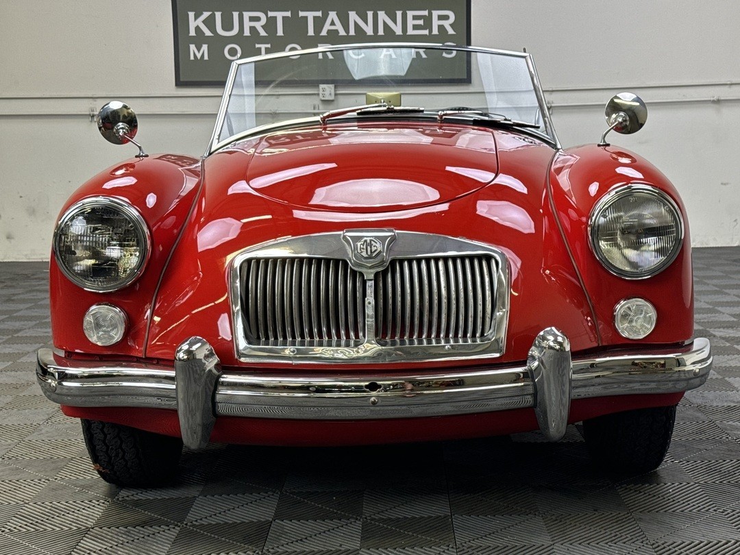 MG-MGA-1962-Convertible-2
