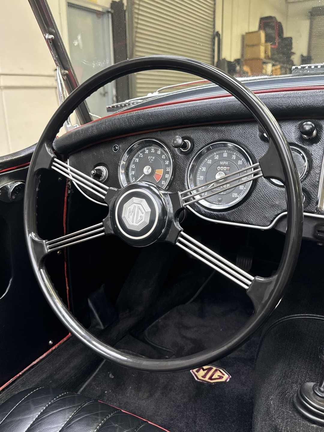MG-MGA-1962-Convertible-20