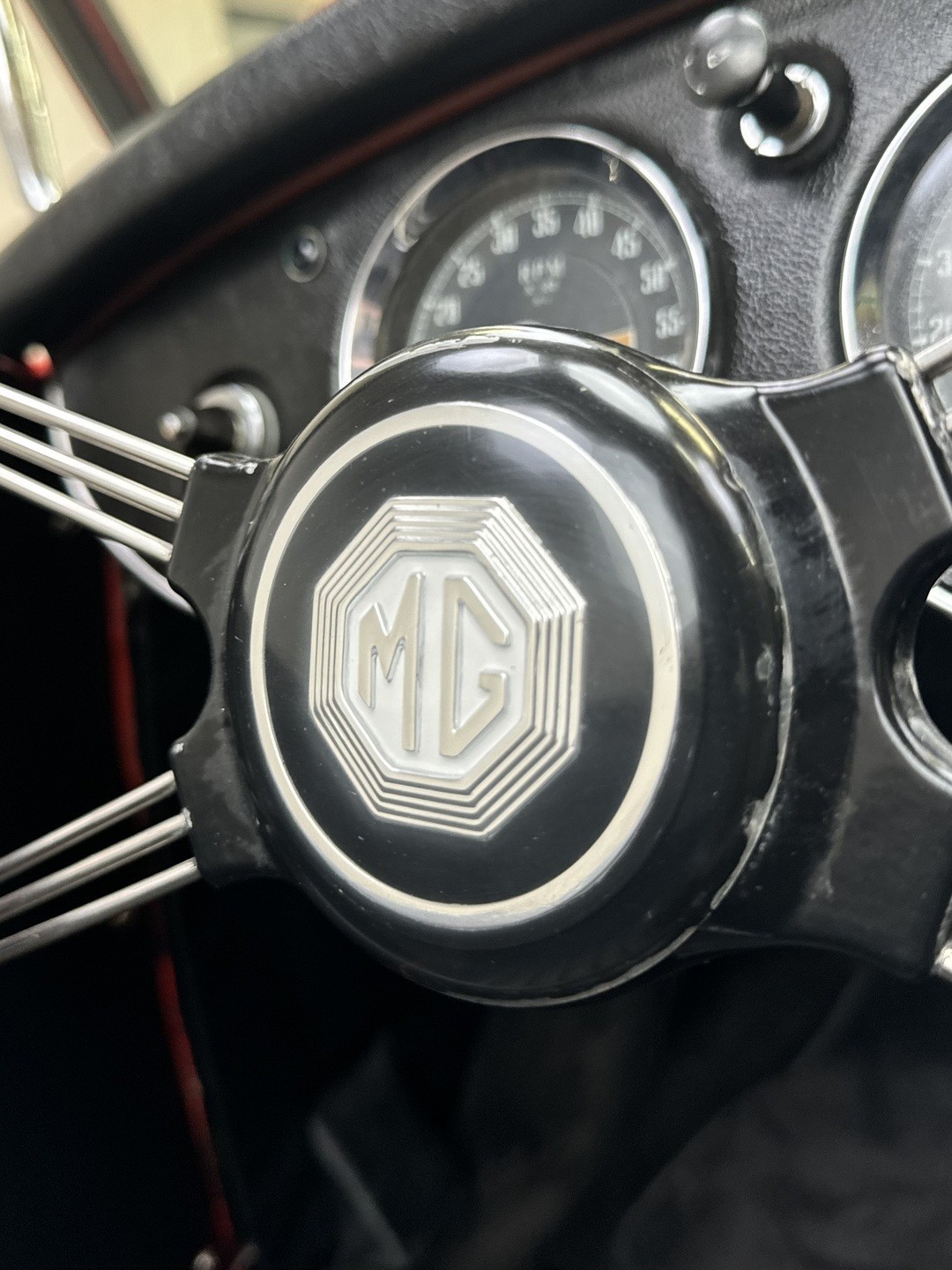 MG-MGA-1962-Convertible-21