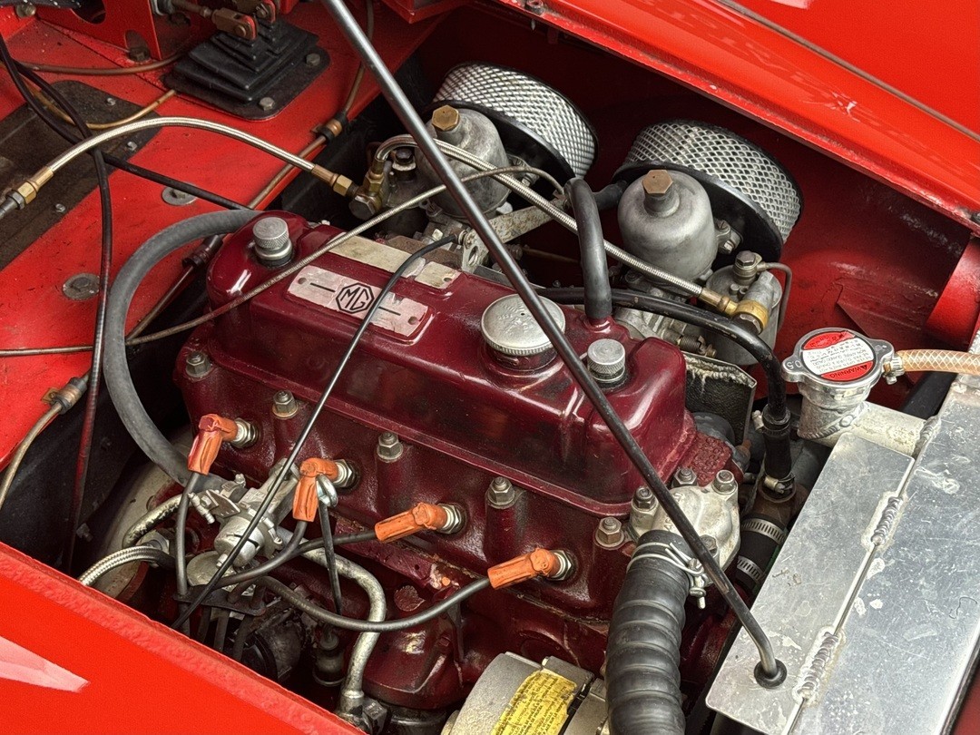 MG-MGA-1962-Convertible-25
