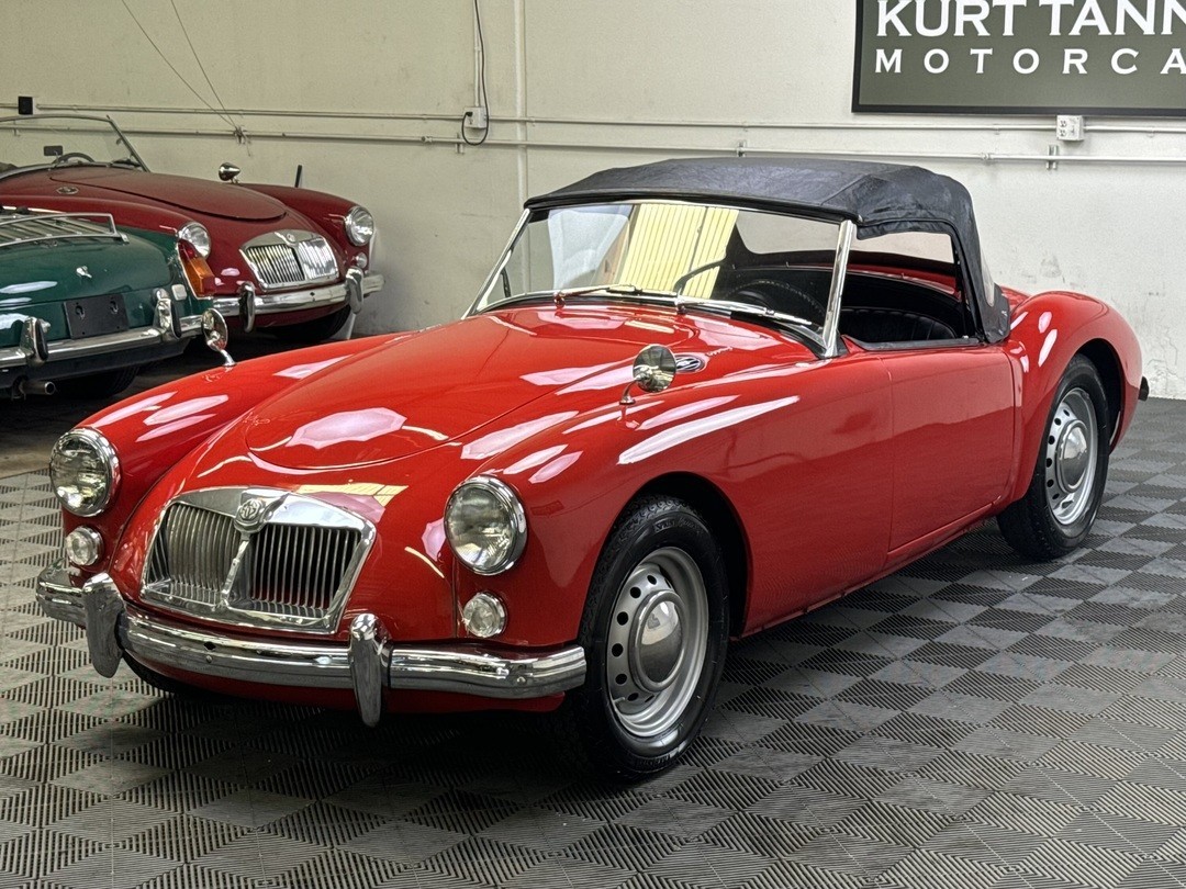 MG-MGA-1962-Convertible-38