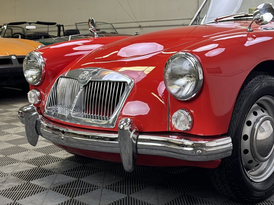 MG-MGA-1962-Convertible-4