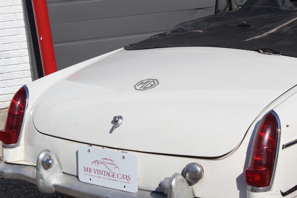 MG-MGB-1963-Convertible-12