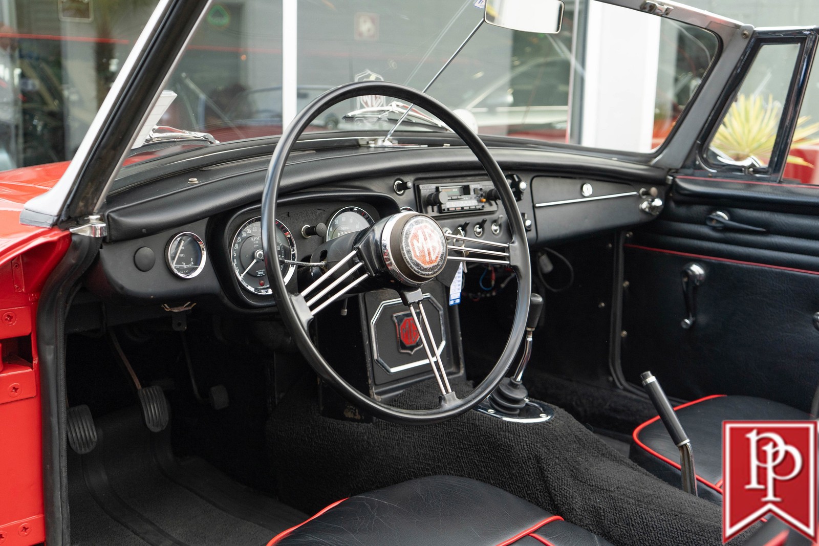 MG-MGB-1965-Roadster-10