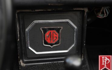 MG-MGB-1965-Roadster-17