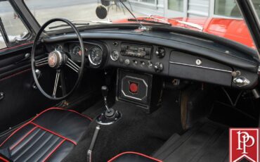 MG-MGB-1965-Roadster-19