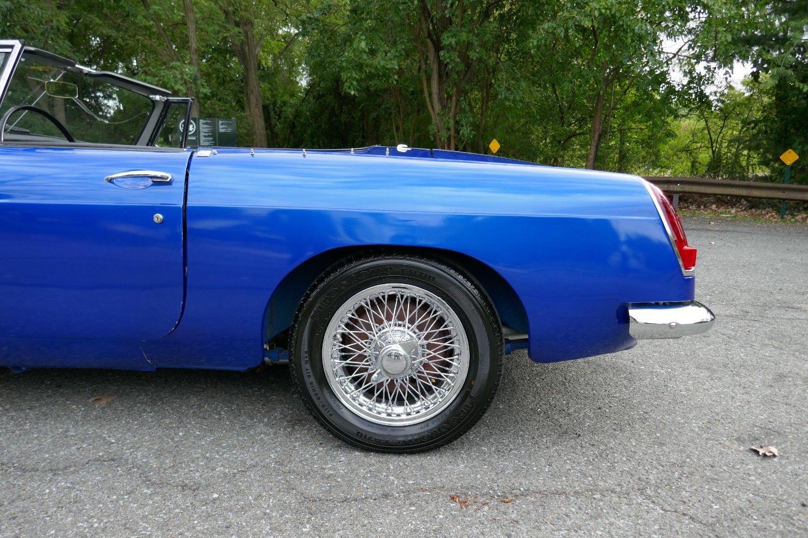 MG-MGB-1966-Convertible-10