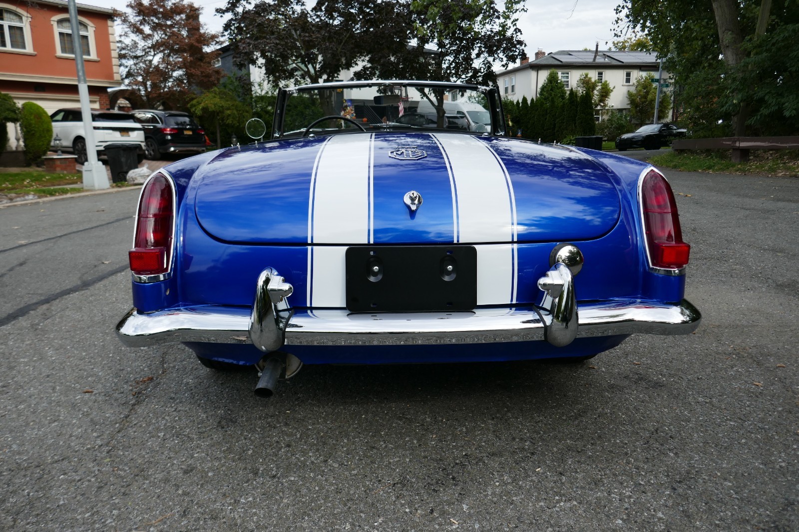 MG-MGB-1966-Convertible-11