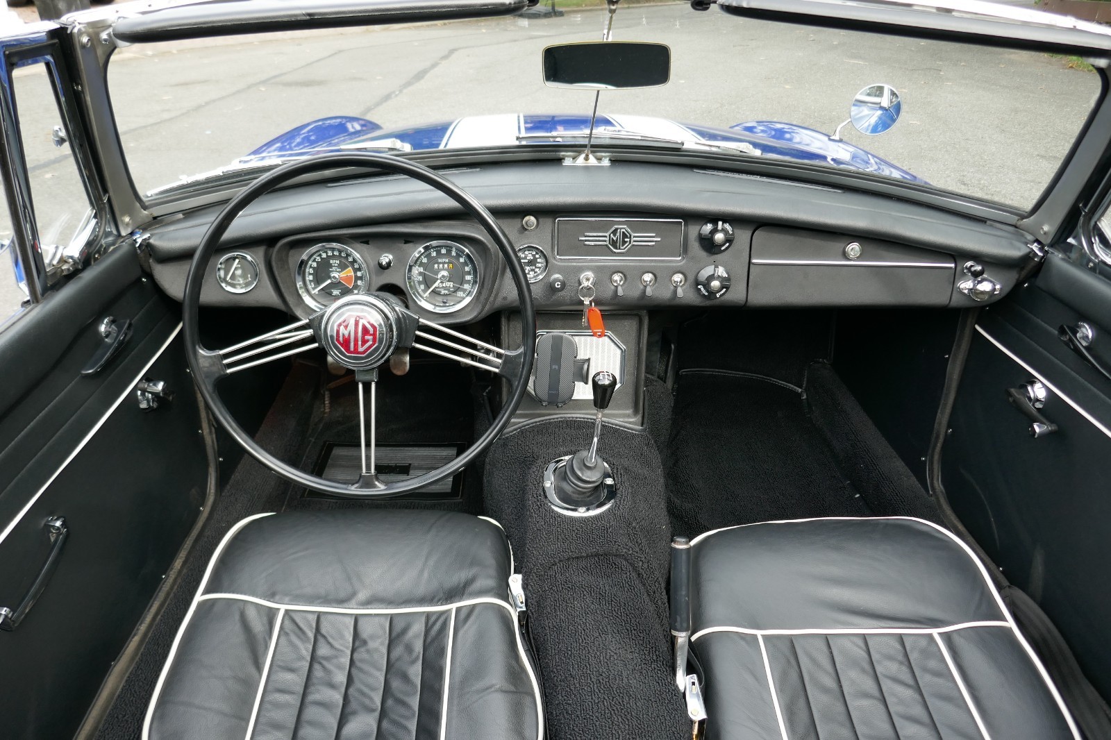 MG-MGB-1966-Convertible-16
