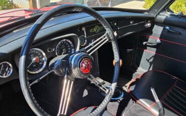 MG-MGB-1967-Hatchback-11