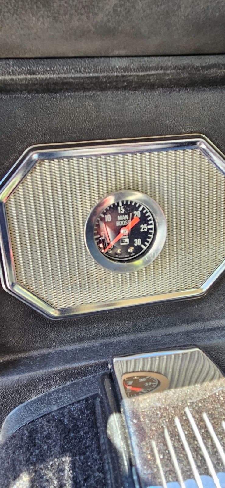 MG-MGB-1967-Hatchback-12