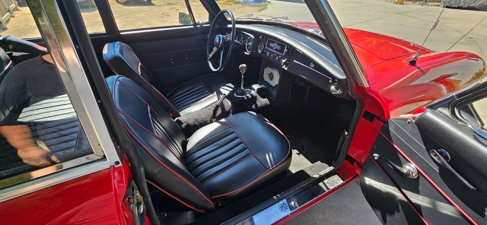 MG-MGB-1967-Hatchback-18