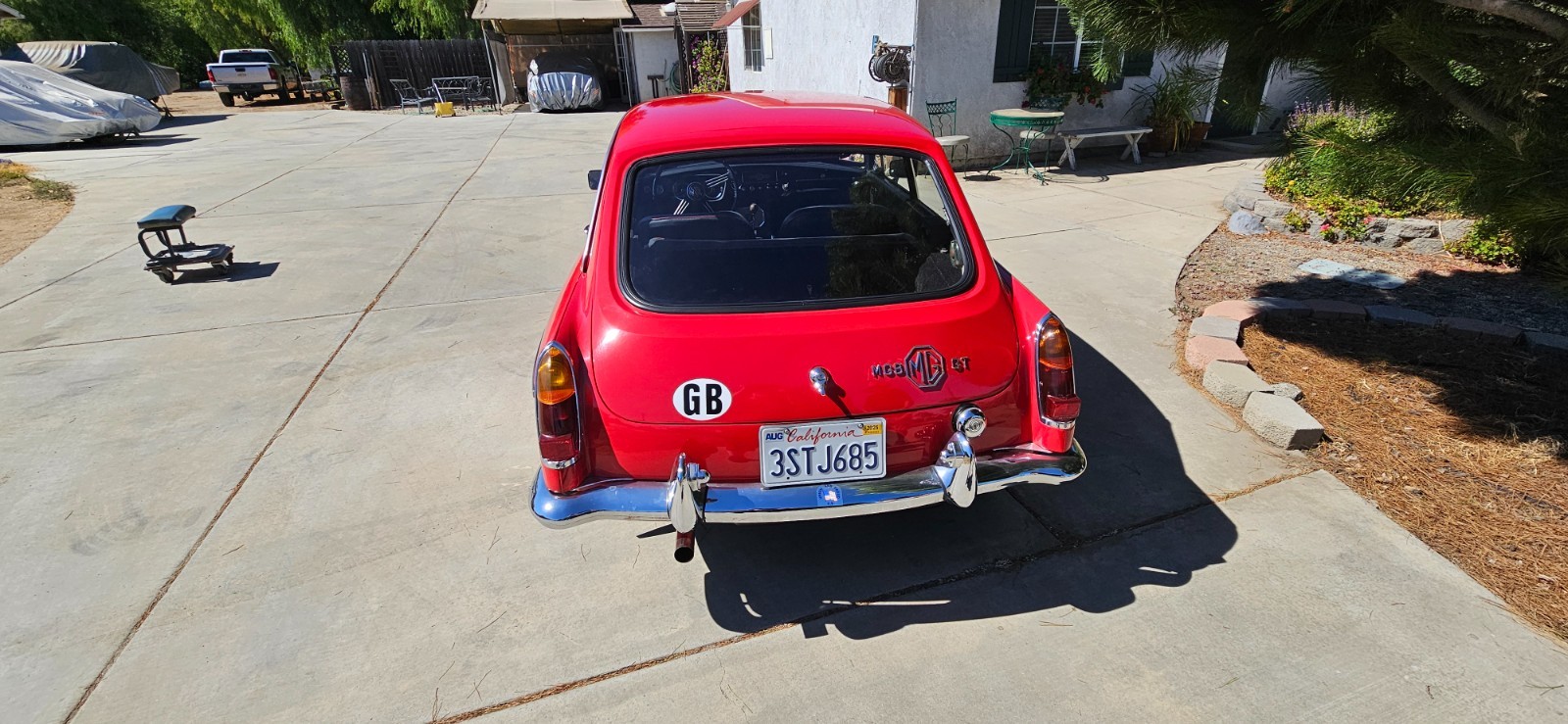 MG-MGB-1967-Hatchback-4